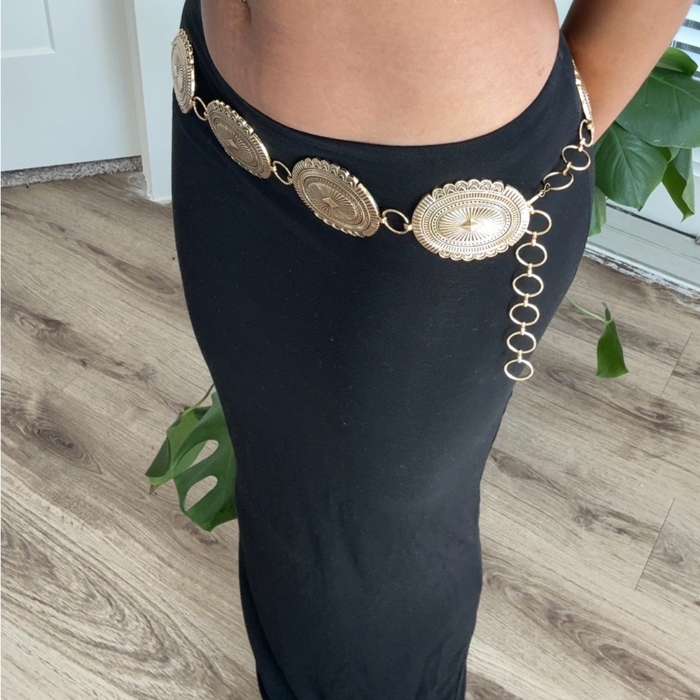 Chic Black Skirt